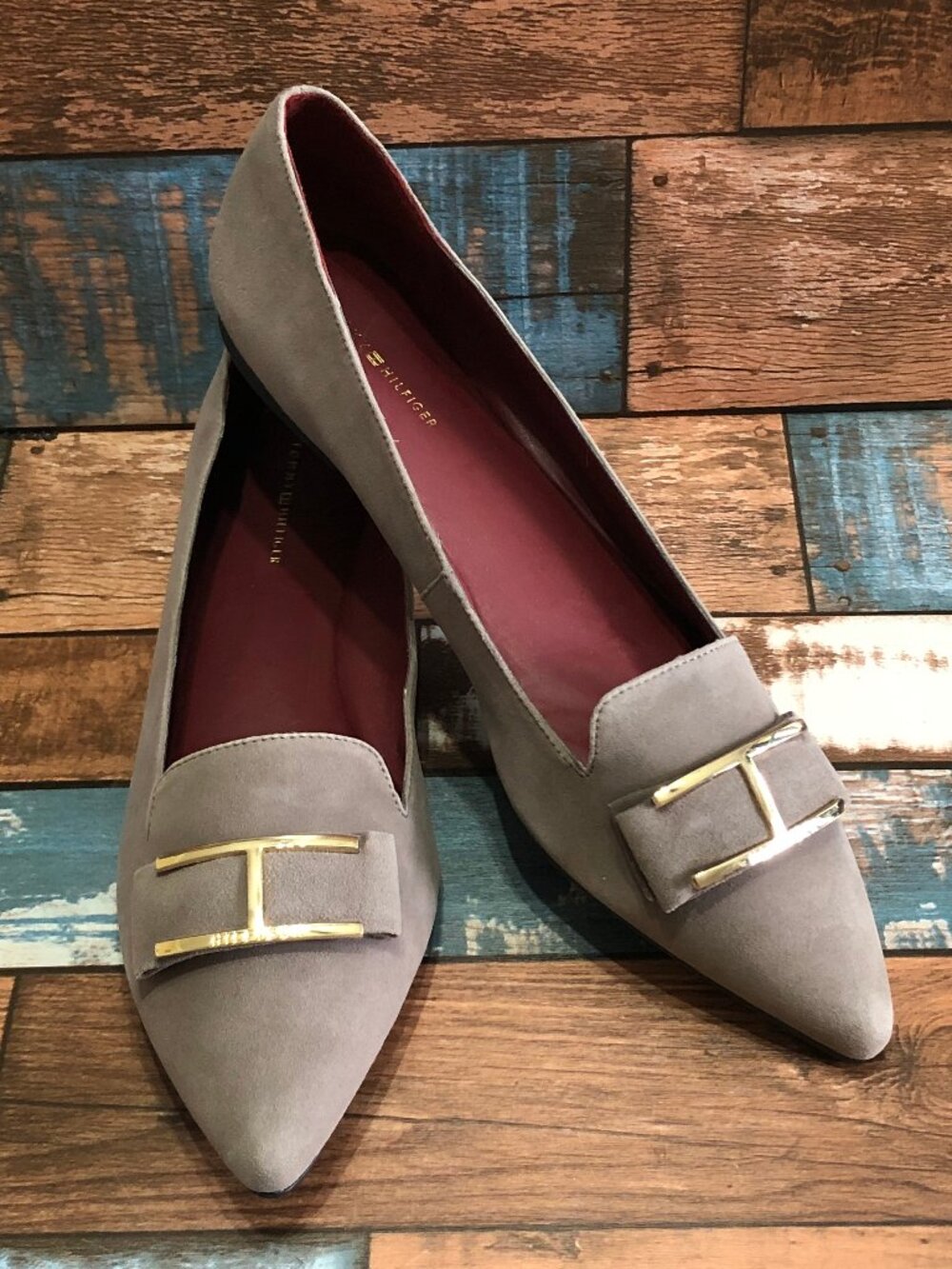Tommy Hilfiger Pointed Toe Suede Flats Women's Size 11M Gold-Tone H Buckle